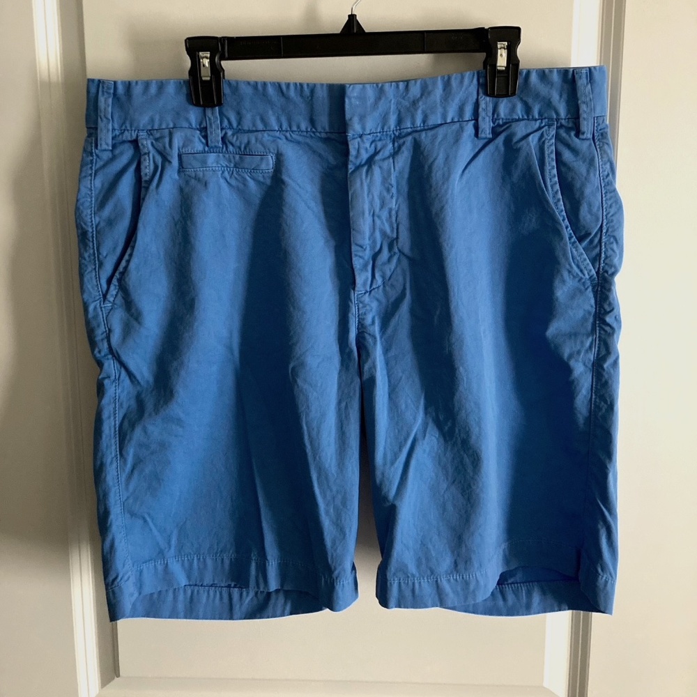 Save Khaki men's shorts -- size 36